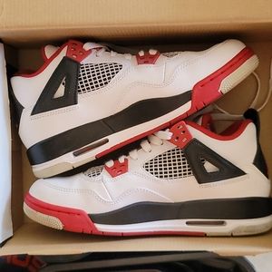 5.5Y. Air Jordan 4 retro. Red black and white